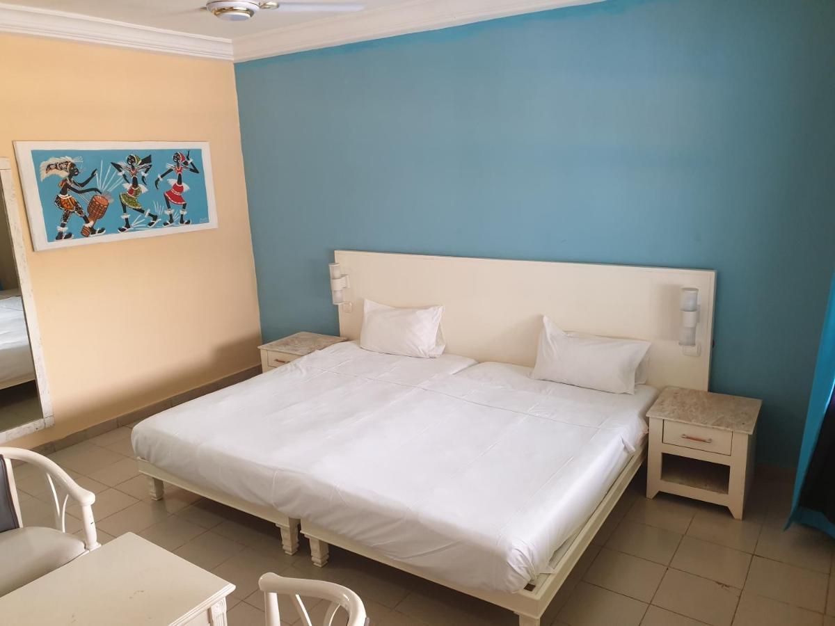 Djembe Beach Resort Kololi Exterior foto